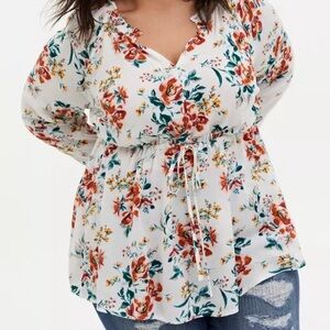 Womens Torrid White floral Rayon Crepe Tie Waist Peasant Top. Size 0 (L-12). GUC